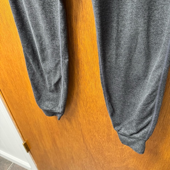 Vuori Performance Joggers Womens Pants DreamKnit Charcoal Dark Grey Gray XS - Picture 7 of 12